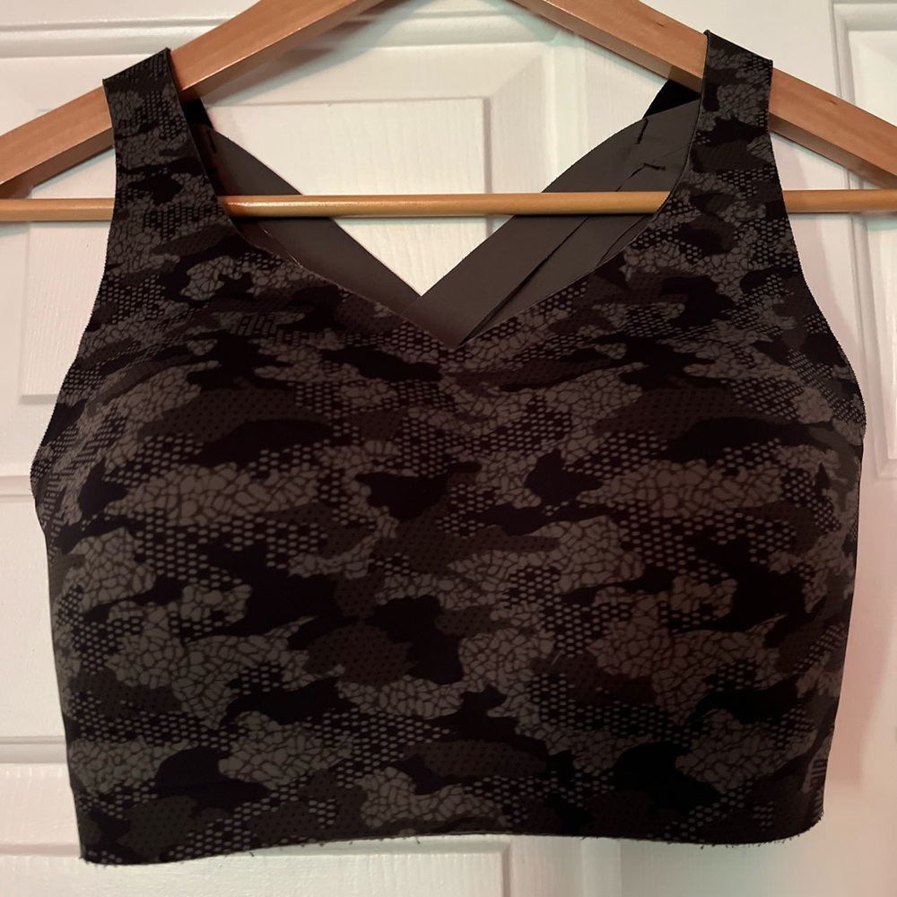 Lululemon Black Camo Enlite Bra 32E